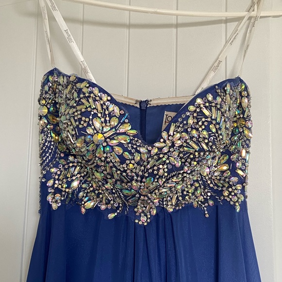 Tony Bowls Grad Dress - Picture 2 of 10